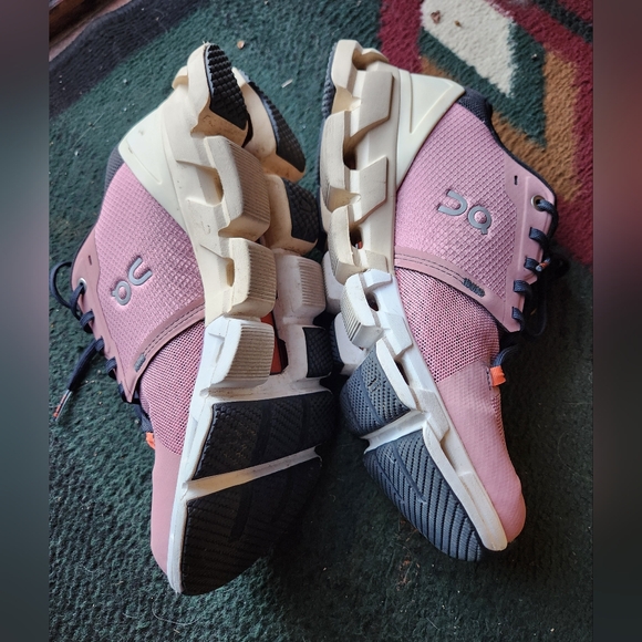 On Running Women's Athletic Shoes in Pink and Black - Picture 5 of 9